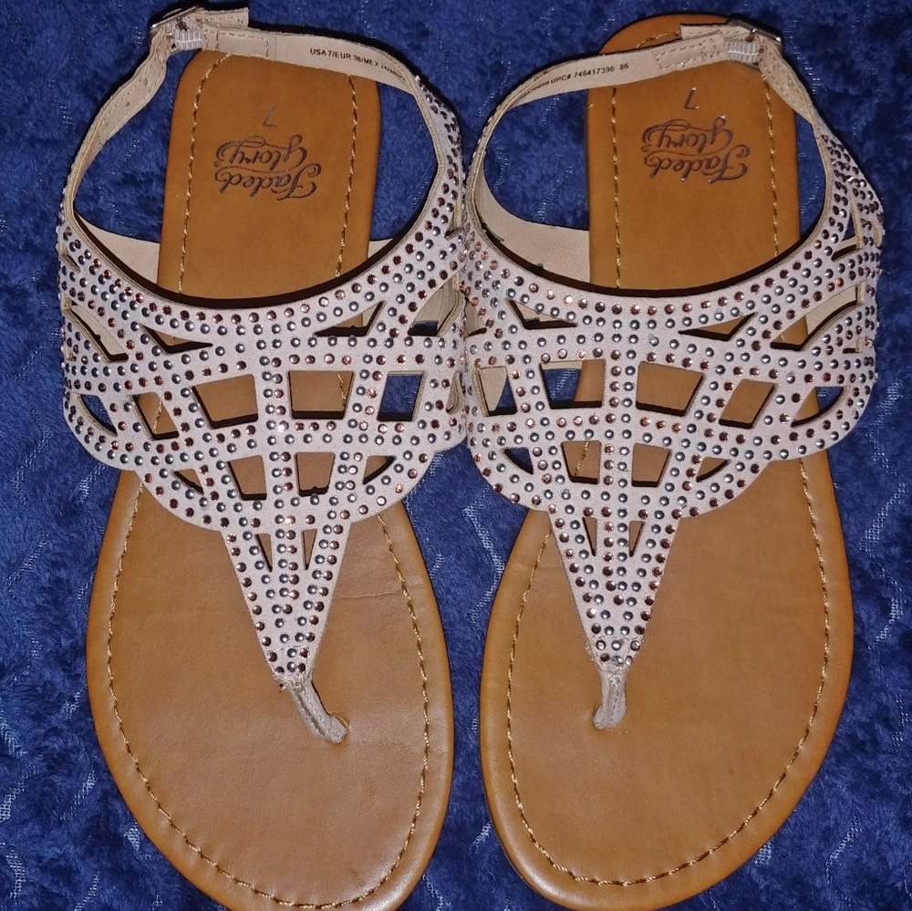 ✨ Rhinestone thong sandals